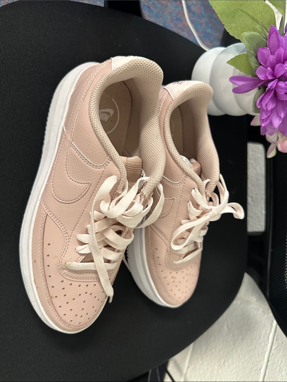 Women's Blush Pink Low-Top Sneakers - Casual Comfort